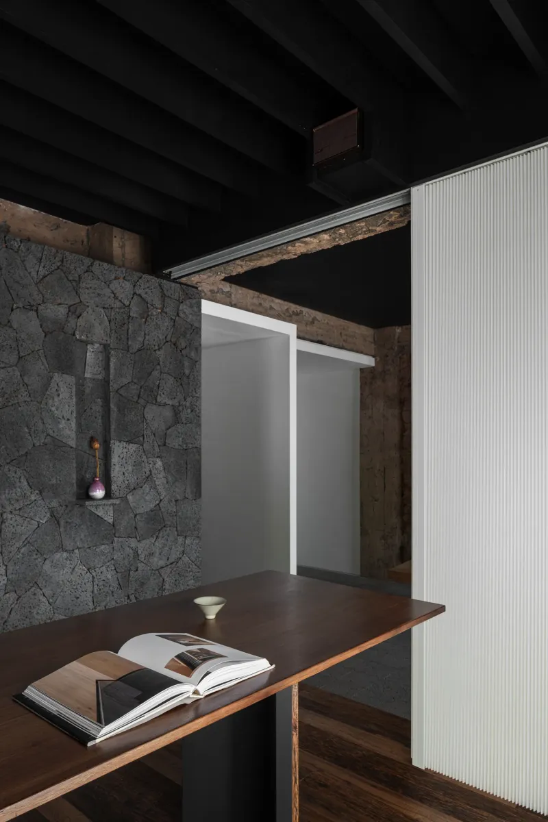 BLACK & WHITE STUDIO GUANGZHOU – imondi floor