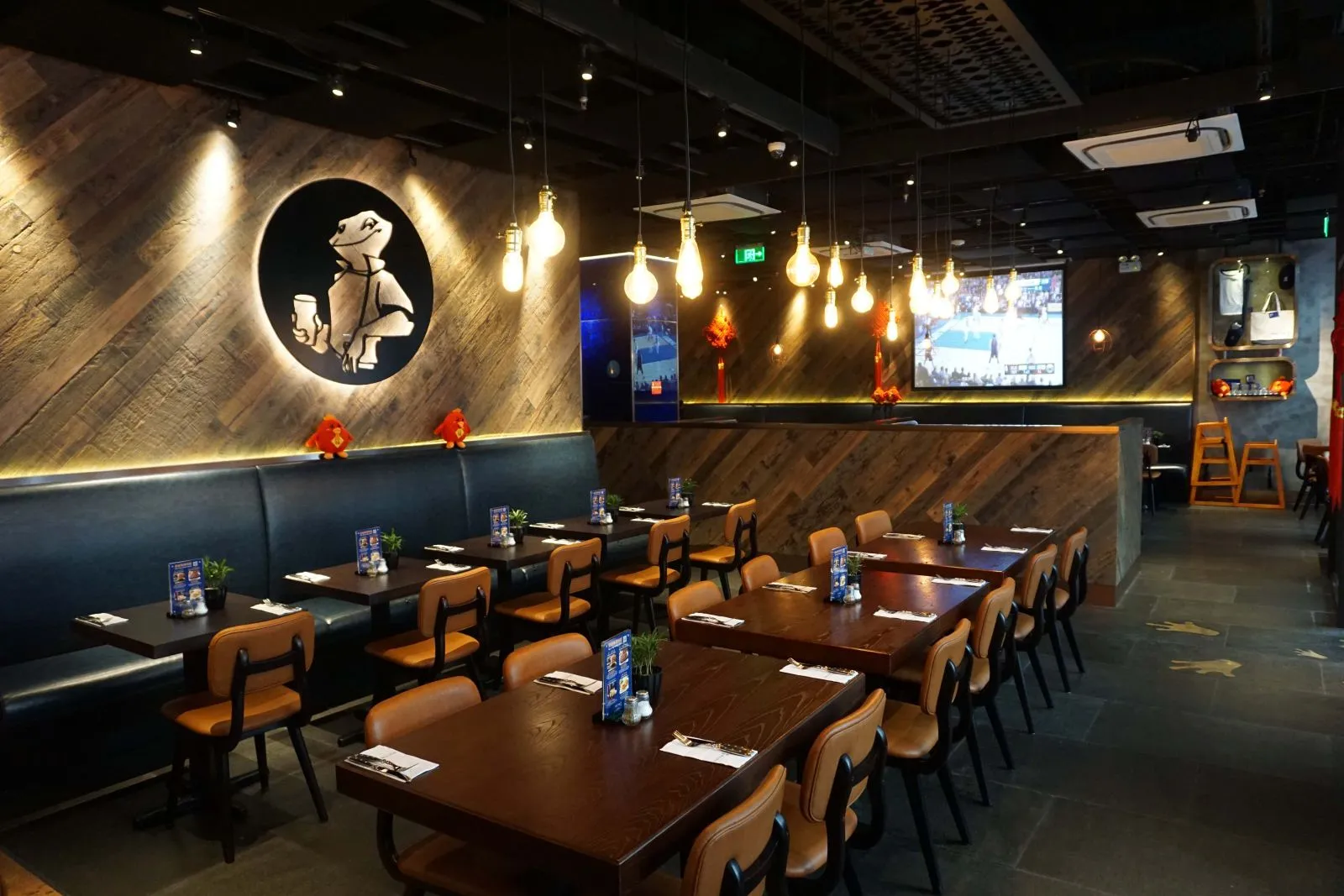 Blue Frog Shanghai – imondi floor