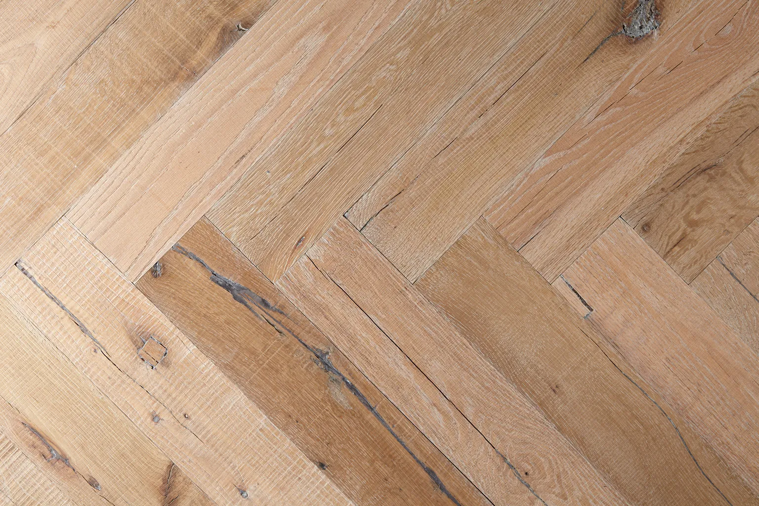 Oak Clay, Herringbone American Reclaimed floor