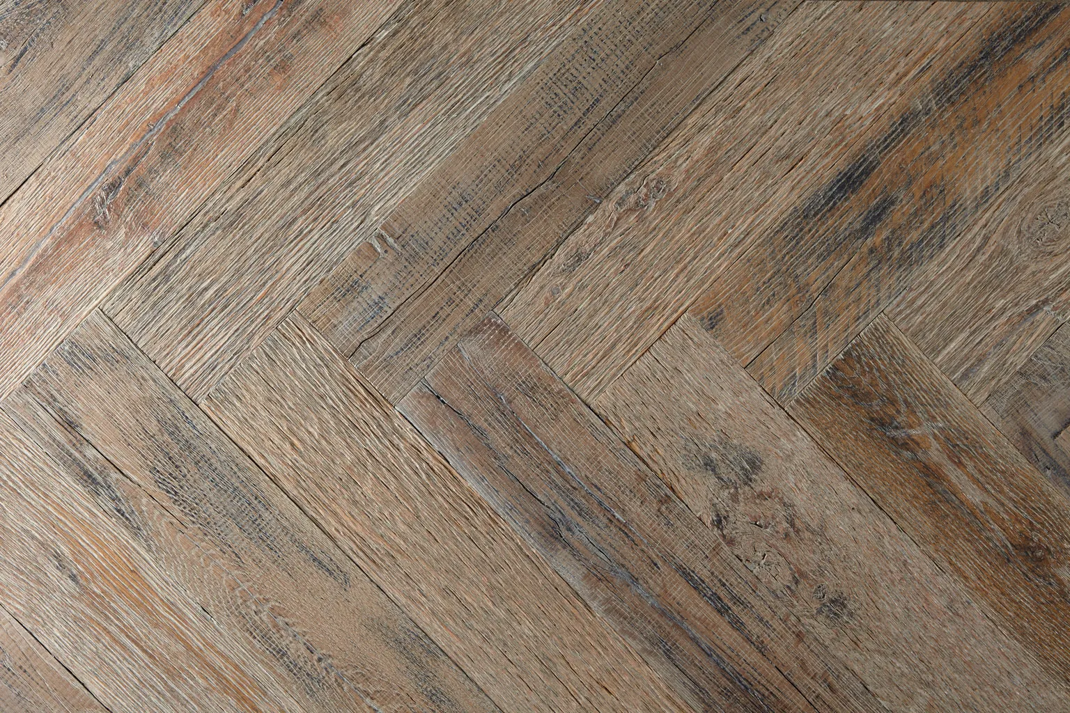 Oak Cloud, Herringbone American Reclaimed floor