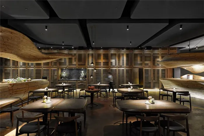 WEIJENBERG Weaves Sculpted Timber Element Around RAW Restaurant