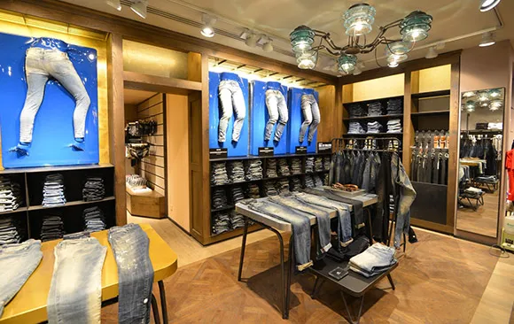 Diesel Flagship Store Hong Kong – imondi floor