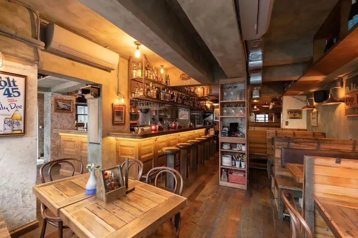 Honky Tonks Tavern Restaurant & Bar