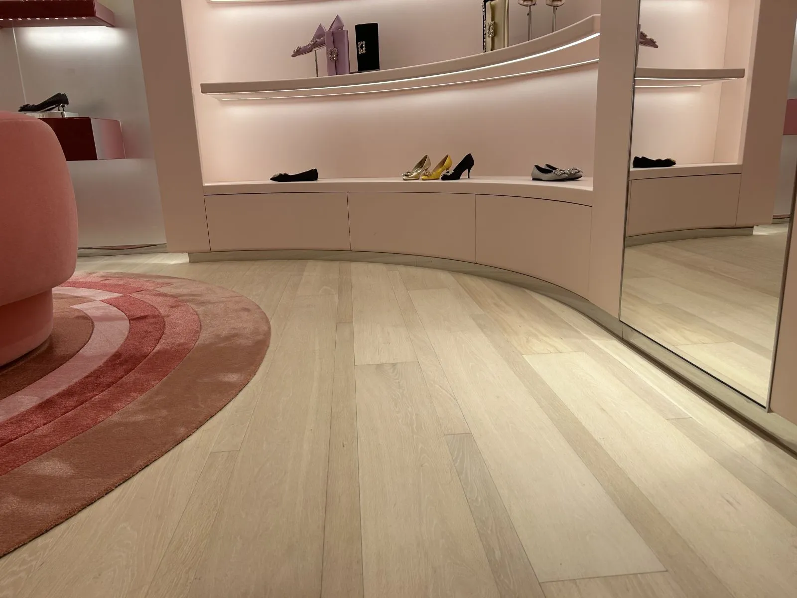 ROGER VIVIER The MIXC SHENZHEN – imondi floor